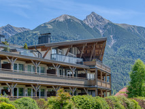 Möblierte 2-Zimmer-Wohnung mit Südwestbalkon und Tiefgaragenstellplatz