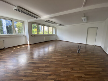 Büro/Praxis ca. 100 m² in Innsbruck, 1. Etage, Aufzug, Top Lage!