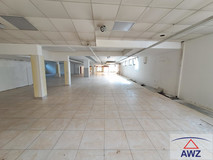 Große Geschäftsfläche in guter Lage zu verkaufen!