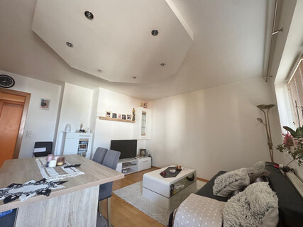 Preiswerte 4-Zimmer-Wohnung  in Buch zu verkaufen!!