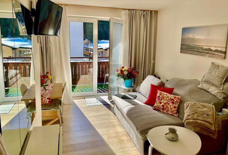 ZWEITWOHNSITZ! SUPER LAGE MIT VIEL SONNIGEM BALKON DIREKT NEBEM DEM LIFT