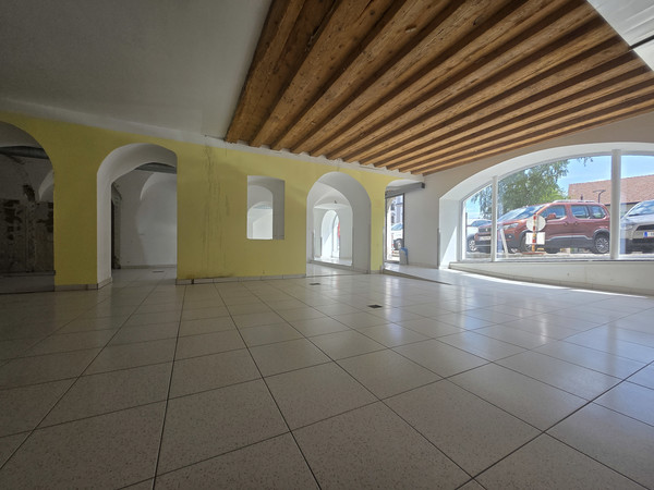 MIETE: Geschäftsfl. am Dorfplatz in AXAMS