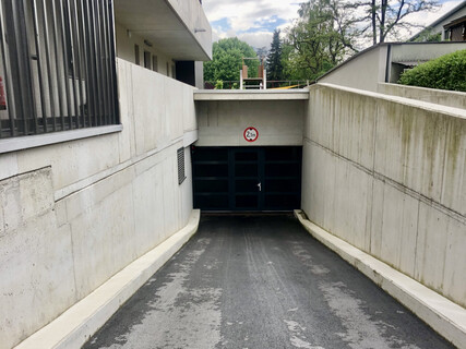 Großzügiger Tiefgaragenabstellplatz 