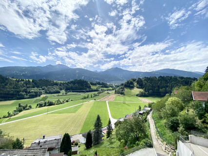 Baugrundstück in Omes mit Traumausblick