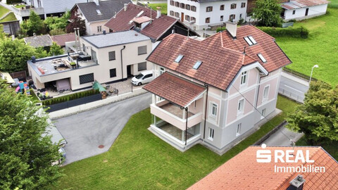 Saniertes Haus mit 3 separaten Wohnungen und vollem Zubehör!