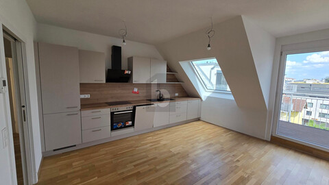 NEUE STILVOLLE 3-ZIMMER-DACHGESCHOß-WOHNUNG MIT 78 M² WOHNFLÄCHE