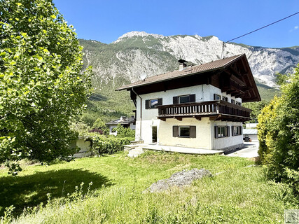 Sonniges Familienidyll mit weitläufigem Garten