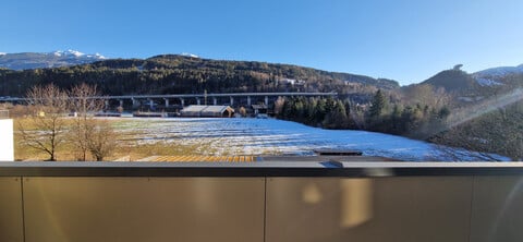 Modernes Dachgeschoß mit Bergblick | Erstbezug | Terrasse | Fußbodenheizung | Klima