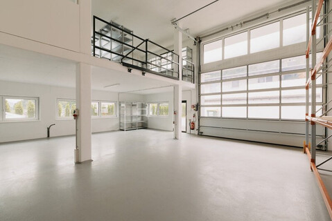 Moderne Gewerbehalle mit Büro, Lager und Top-Ausstattung in Schwaz zu vermieten