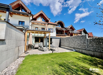 Helles großzügiges Reihenhaus in Kirchberg mit Garten, Balkon & 2 Stellplätzen!