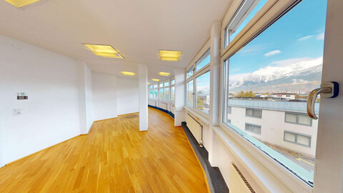 lichtdurchflutete Büroeinheit im Gewerbepark Rossau