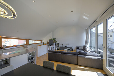 Maisonette-Dachgeschoss-Wohnung in Altstadt-Nähe!