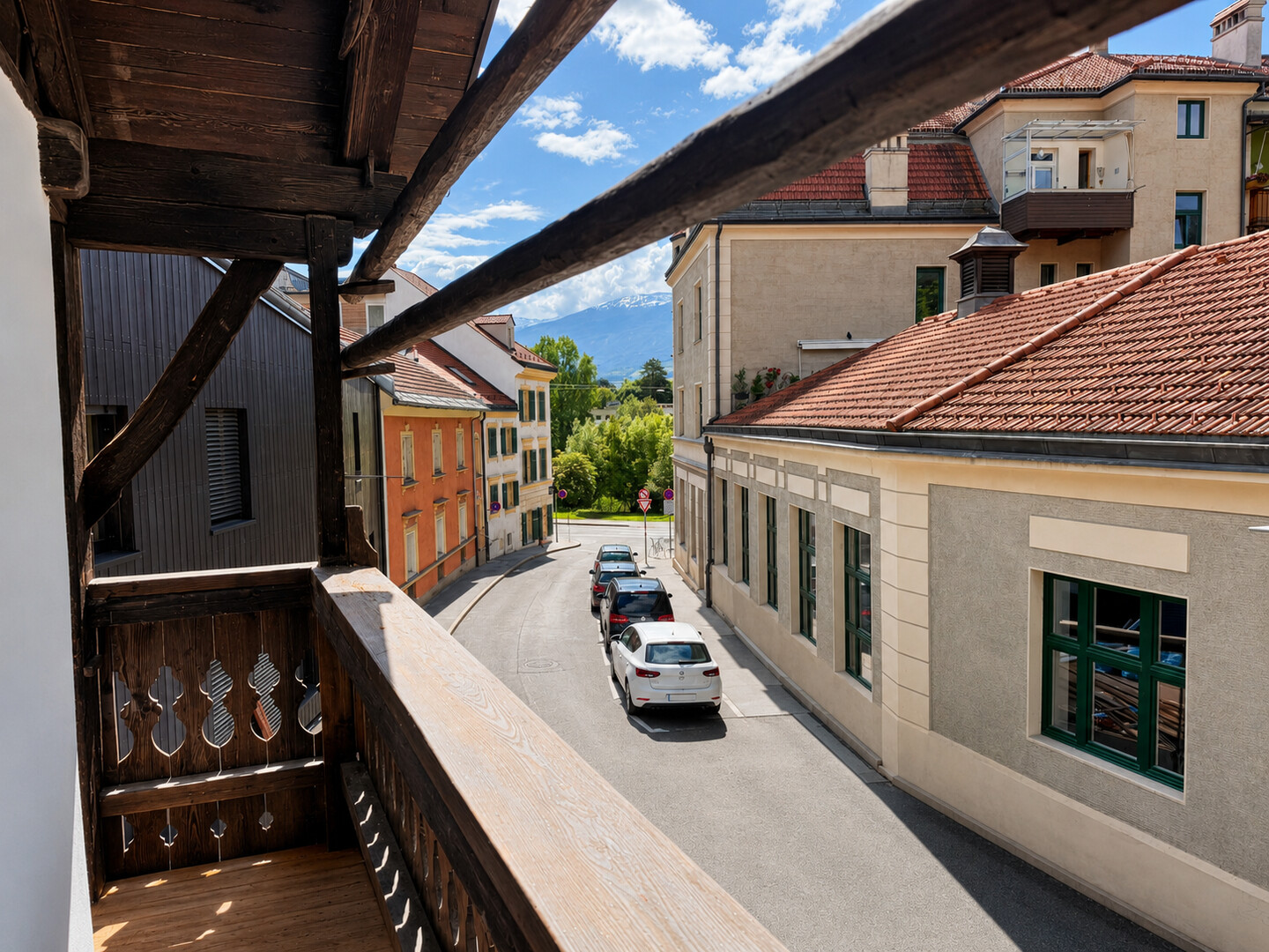 Erstbezug mit Stil – perfekt für 4er WG: Chalet in zentrumsnähe