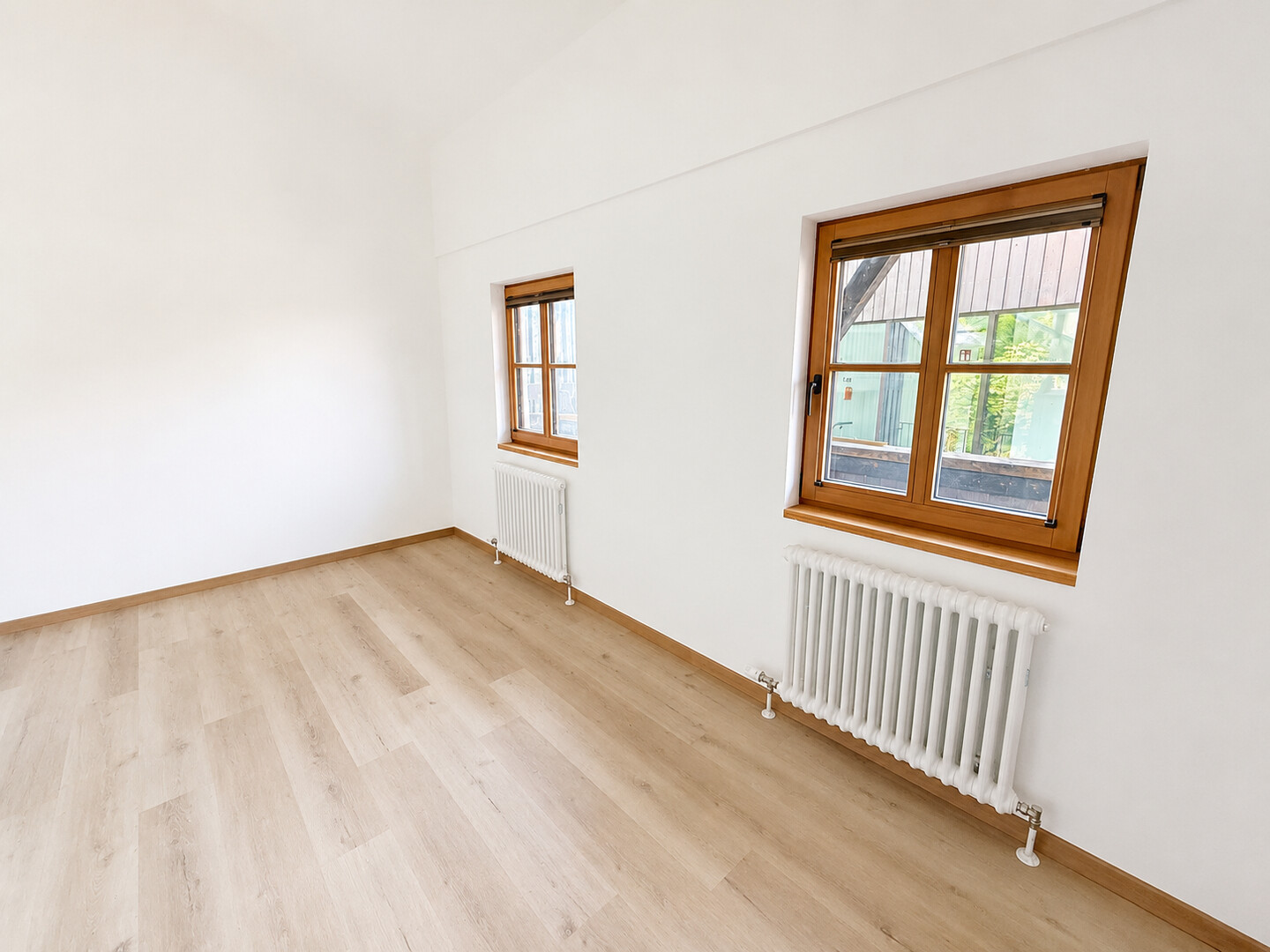 Erstbezug mit Stil – perfekt für 4er WG: Chalet in zentrumsnähe