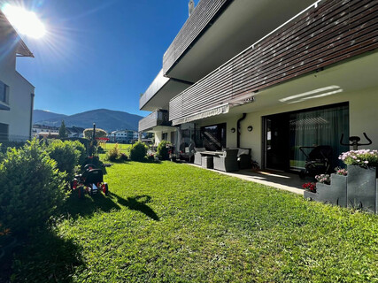 EINZIGARTIGE RAUMAUFTEILUNG MIT SONNIGEM GARTEN UND TERRASSE!