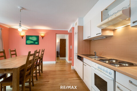 Solides Investment: Großzügige 4-Zimmer-Wohnung mit gesicherten Einnahmen