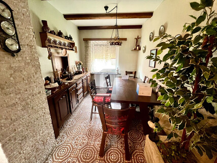 BUNGALOW  IN RUHIGER LAGE MIT GROßEM GARTEN