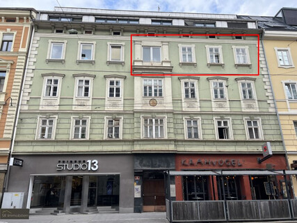Eleganz trifft Altbaucharme – Stilvoll sanierte Wohnperle in der Anichstraße