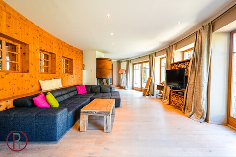 Ikonische Villa in privilegierter Ruhelage – 300 m² exklusiver Wohnkultur auf 1.000 m² Privatgrund