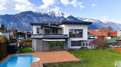 Exklusives Einfamilienhaus mit Einliegerwohnung, beheiztem Pool & herausragendem Energiekonzept