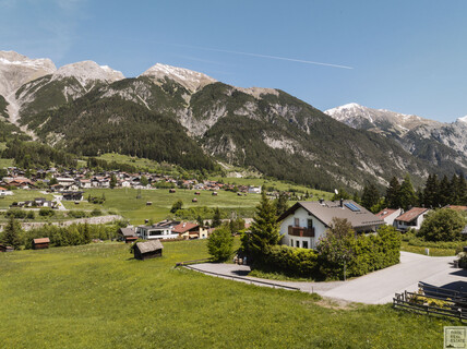 Arlbergblick & Wohngefühl – Ein Haus mit Charakter und Perspektive