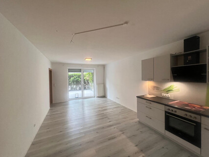 Gepflegte 2-Zimmer-Wohnung mit Garten- Terrasse!