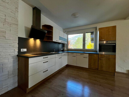 ZENTRAL, SONNIGER BALKON, STELLPLATZ - ALLES WAS MAN BRAUCHT!