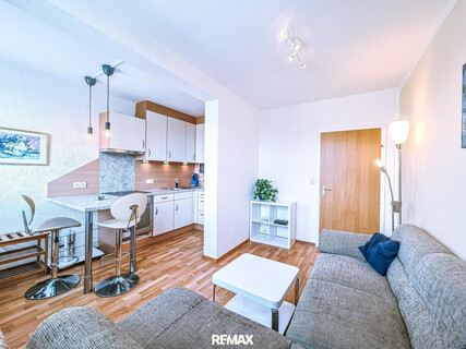 Ideal für den Eigenbedarf: Garçonnière mit 36,31 m² großem Dachboden, Lift  und Parkplatz in ruhiger Aussichtslage in Igls!!