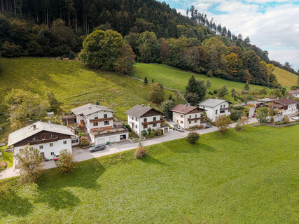 (Zweifamilien-)Wohnhaus am Waldrand in Ampass