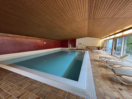 Provisionsfreie 2-Zimmer-Wohnung in ruhigen Wohnanlage mit Hallenbad & Sauna