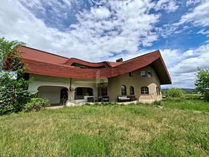 ARCHITEKTONISCH EINZIGARTIG