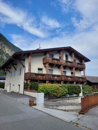 Mils bei IMST: Schöne und sonnige 3 Zimmerwohnung (77,26 m²) im Erdgeschoss mit Terrasse (ca. 29 m²) und Kellerabteil und Autoabstellplatz