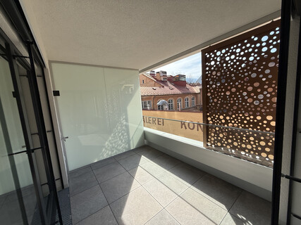 Erstbezug - 2,5 Zi - Sonnig - Zentrum UNI & KLINIKNÄHE mit Loggia OHNE Provision