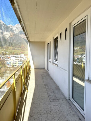 Innsbruck/ O-Dorf: sanierungsbedürftige kleine 3-Zimmer-Wohnung mit gr. Westbalkon!