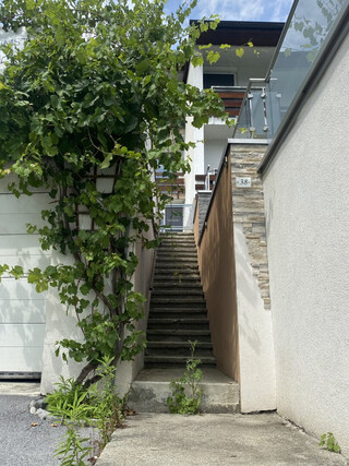 Gepflegtes 5-Zi-Reihenhaus in Imst mit Garten, Balkon, Garage – Perfekt für Familien!