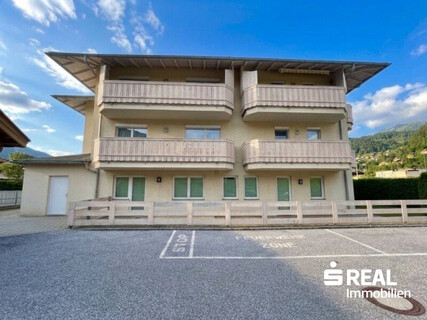 Charmante 4,5 Zimmer-Gartenwohnung mit Terrasse und Carportstellplatz
