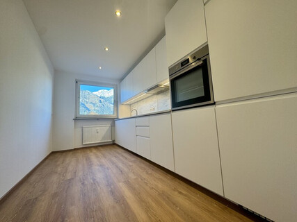 Wohnen In HALL!   Wunderschöne 3 Zimmerwohnung mit extra Küche, Balkon und Einzelgarage - Nähe Schwimmbad in Hall in Tirol