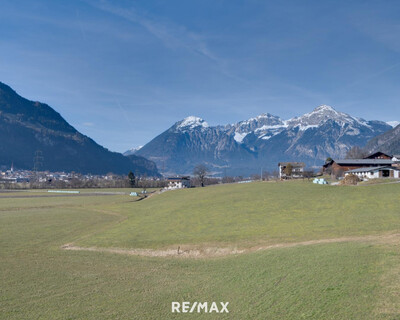 Premiumlage am Taleingang des Zillertals - Mehrgenerationenhaus in traumhafter Aussichtslage