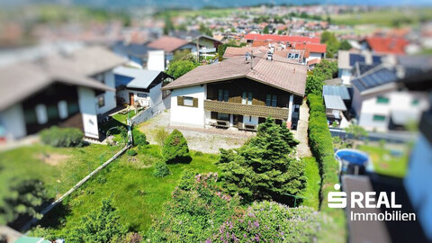 Mehrgenerationenhaus/ Pension mit großem Garten, Terrasse, Balkon, Garage, Keller und vielem mehr