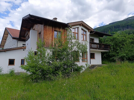 Selten!! Zweifamilienhaus ideal auch für Praxis, in Rinn, mit 1800 qm großen Grundstück!!Das Grundstück kann auch in 2 Parzellen geteilt werden.