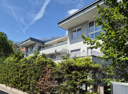 Schöne helle Zweizimmerwohnung in unmittelbarer Uni- und Kliniknähe