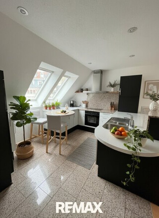 Einzigartige Dachgeschoss-Maisonette mit Terrasse