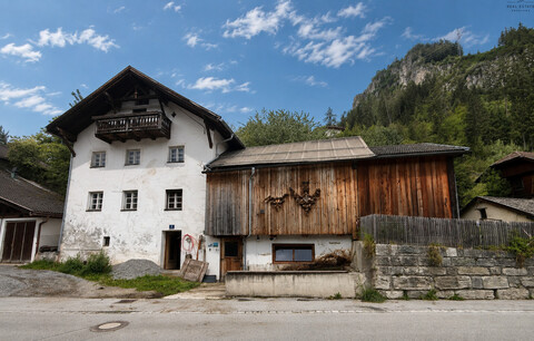 Sanierungsobjekt mit Charakter – Traditioneller Bauernhof auf großem Grundstück
