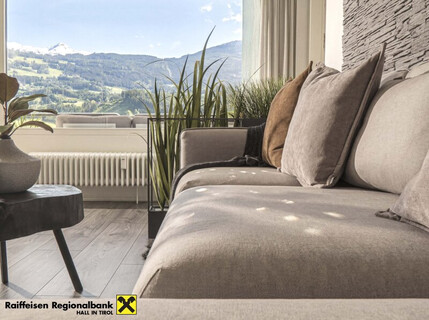 Stylische Dachgeschoßwohnung mit Traumaussicht über Hall