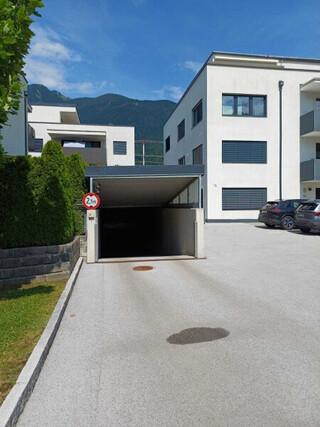 Schwaz: Tiefgaragenabstellplatz in Bahnhofs-/ Zentrumsnähe zu verkaufen