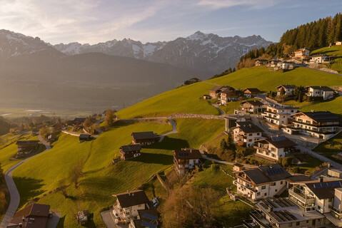 Baugrundstück am Weerberg – Ruhe, Natur und Lebensqualität