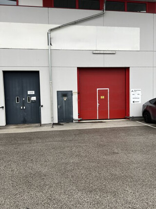 Großzügige Gewerbefläche im Erdgeschoss