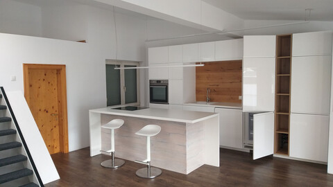 Große, schöne und helle Dachgeschosswohnung mit Terrasse in Landeck zu vermieten