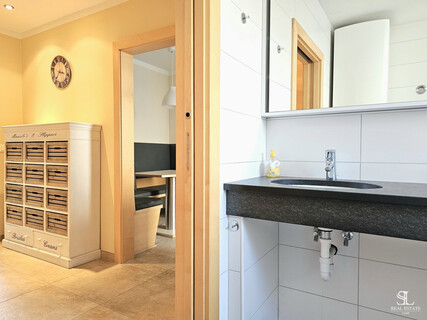 Hochwertig modernisierte 4-Zimmer-Wohnung mit 2 Balkonen und Garage