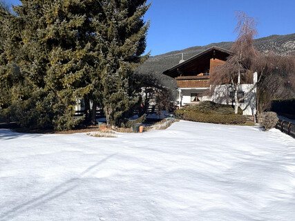 Hatting: Investition in die Zukunft - Haus mit Wohnrecht auf sonnigem Grundstück
